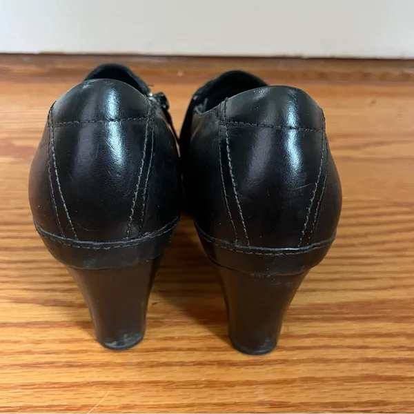 Clarks Artisan Vermont Terrace Black Leather Pumps - Image 6