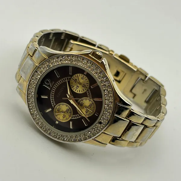Geneva Gold-tone Crystal Bezel Women’s Watch Working New Battery - Image 4