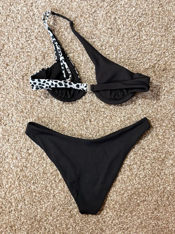 Black and White Bikini Set Size XS - Image 2