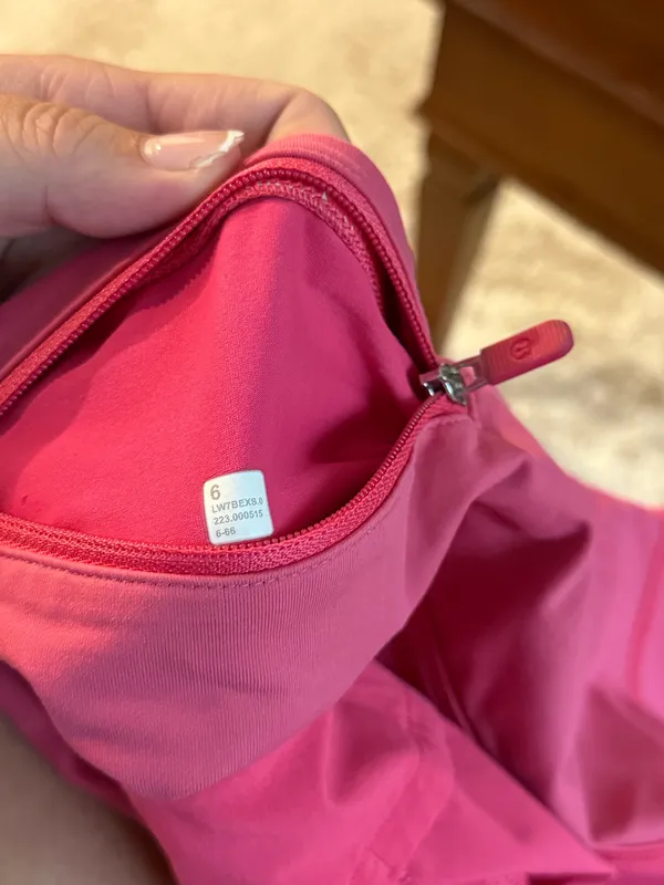 Lululemon Shorts 2.5" Hotty Hot - Image 4