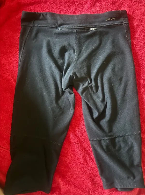 Nike Capri Dri-Fit Leggings Black Medium - Image 5