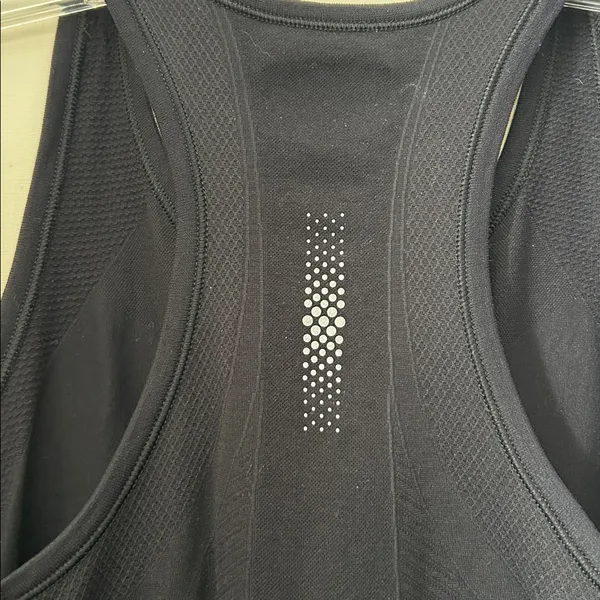 Athleta finish fast tank top black - Image 6