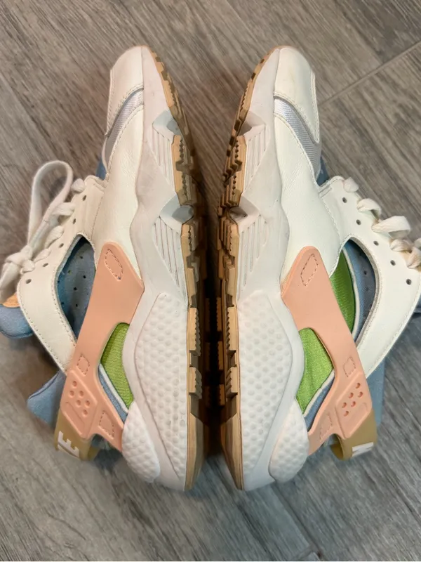 Nike Air Huarache SE Sail Womens Size 9 White/ Orange/Blue Running Shoes - Image 5