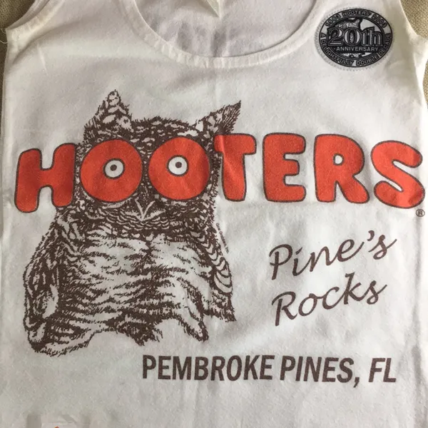 Bin 21 #12 Hooters Girl Worn 20th Anniv. Uniform Tank Pembroke Pines Florida Xs - Image 2