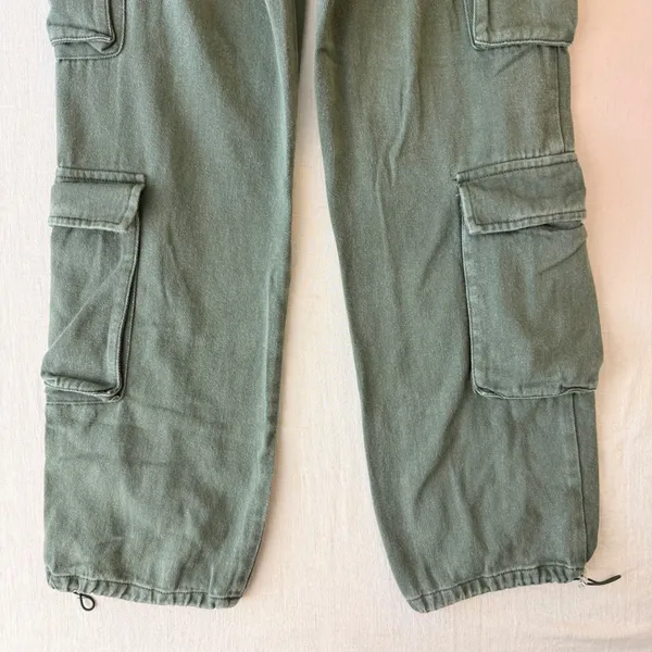 PrettyLittleThing High Rise Utility Cargo Pants Women Size 6 Green - Image 5