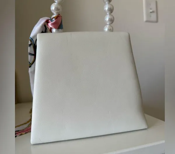 White Purse with Champagne Bow and Pearls - Image 4