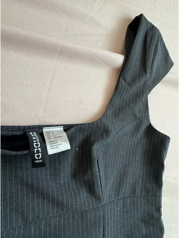 H&M Top Crop Grey Striped - Image 3