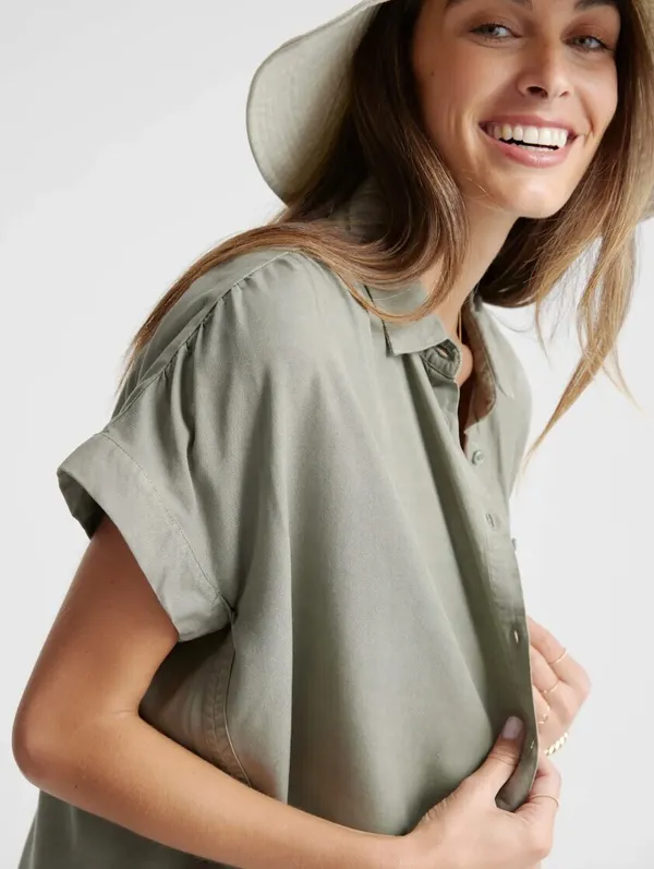 Quince Olive Green Vintage Wash Tencel Short Sleeve Camp Shirt - Size - Medium - Image 2