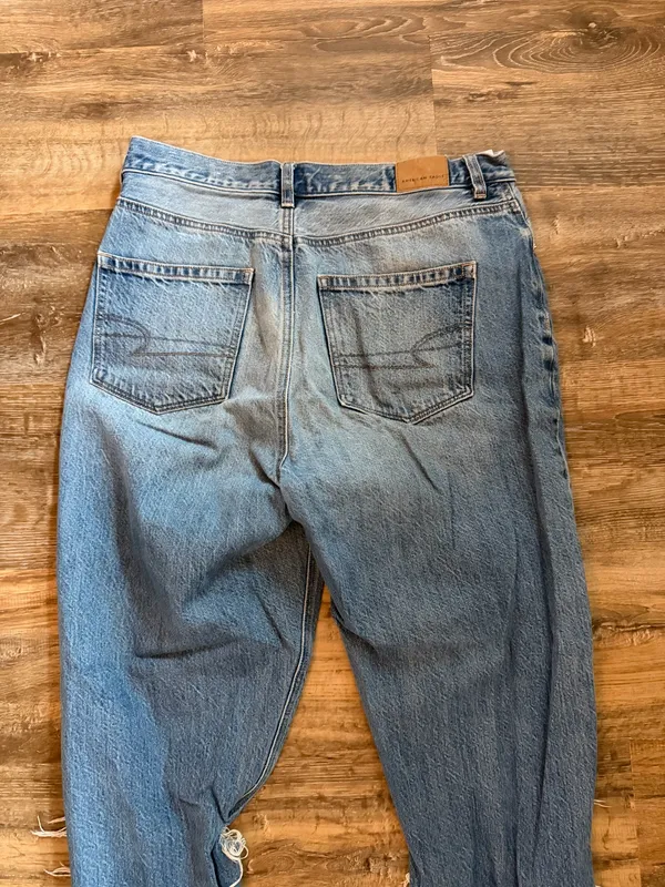 American Eagle Highest Rise Mom Jeans - Image 6