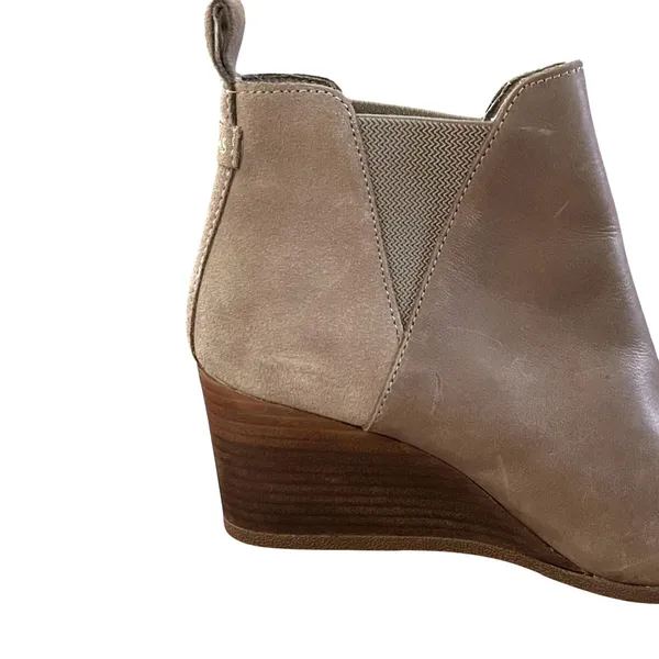 TOMS Boots Women's 8 Beige Leather Wedge Ankle Booties Pull On Casual Minimalist - Image 10