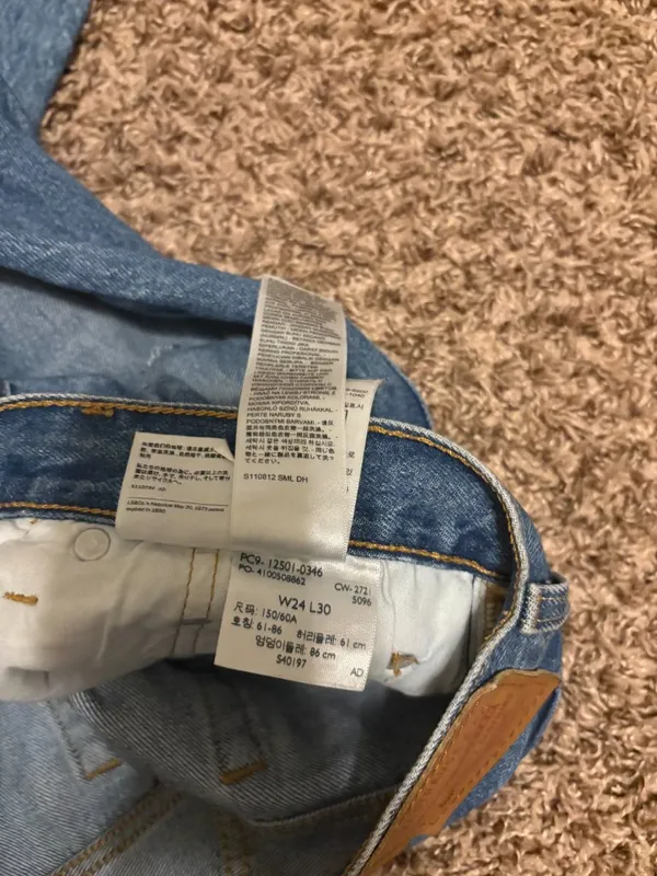 Levi's 501 Jeans W 24 X L 30 Medium Blue Denim Button Fly Belt Loop Distressed - Image 4