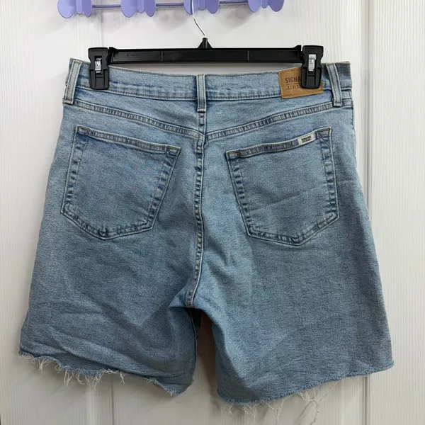 Signature by Levi Strauss light wash‎ heritage high rise Bermuda denim shorts 12 - Image 6