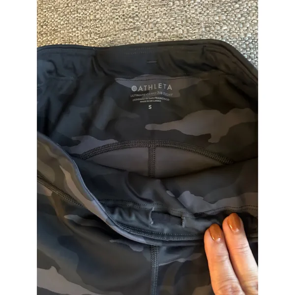 Athleta Camo Ultimate Stash Tight‎ Leggings Women's Size S Black Grey Activewear - Image 7