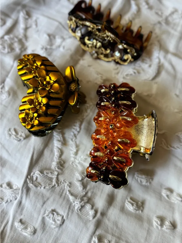 Set of 3 Decorative Vintage Hair Claw Clips- Gold toned - Image 2