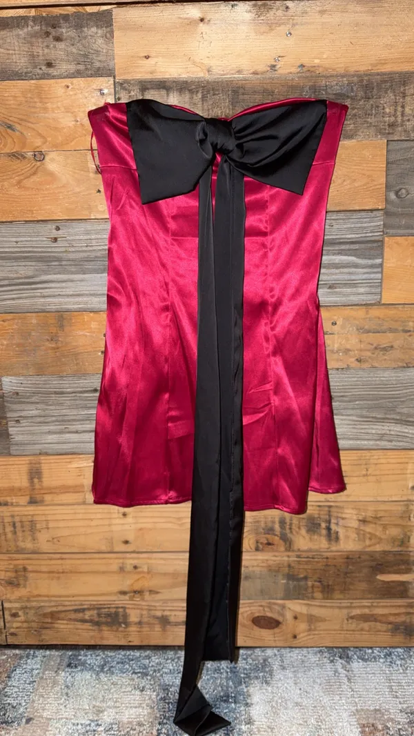 XS Red Strapless Satin A-Line Short Mini Dress Regular Fit Black Bow Accent - Image 4