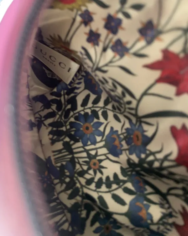 Gucci Pink Satin Cosmetic Bag - Image 6