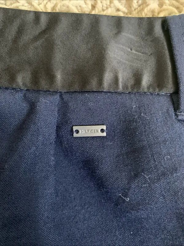 Tommy Hilfiger size 4 navy blue wool blend flat front shorts - Image 4