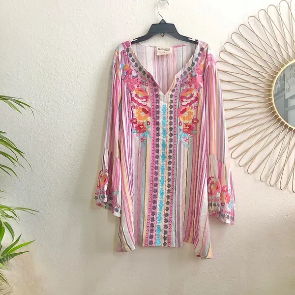 Savanna Jane Boho Hippie Indie embroidered bell flare sleeve tunic top blouse shirt floral multicolored colorful pink V-neck Size 1X-measurement in pics - Image 2