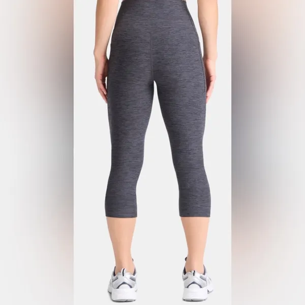 ATHLETIC WORKS Womens Athlesure Capris Size Large With Side Pockets Gray New - Image 4