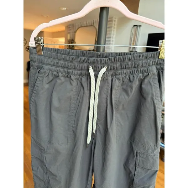 Vuori Women's Birch Jogger, a lightweight cargo large - Image 2