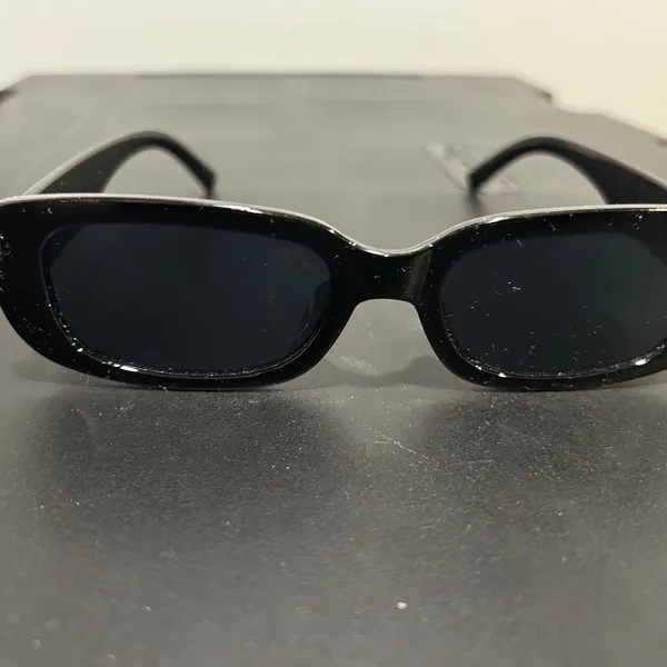 Stylish Black Sunglasses - Image 7