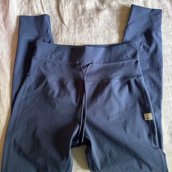 Vuori Daily Legging Medium Dark Blue - Image 3