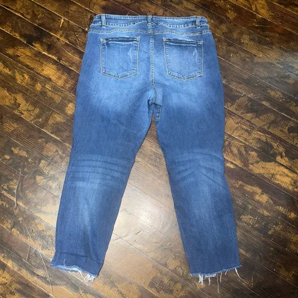 Kancan distressed cropped medium wash size 18 jeans - Image 3