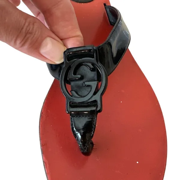 Gucci Black Patent GG Kitten Heel Thong Sandals 6.5B‎ - Image 8