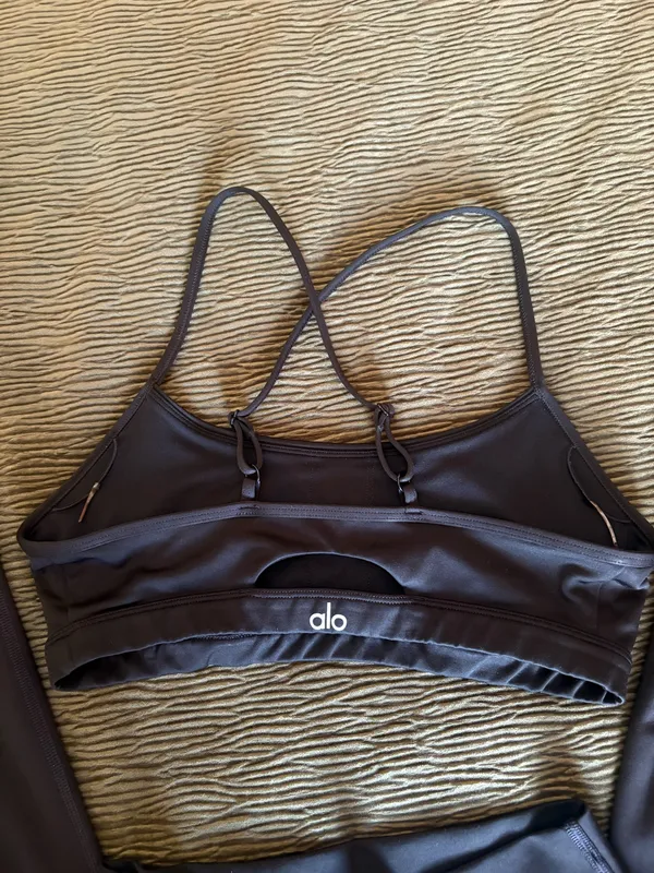 Alo Yoga Airlift Set - Image 3