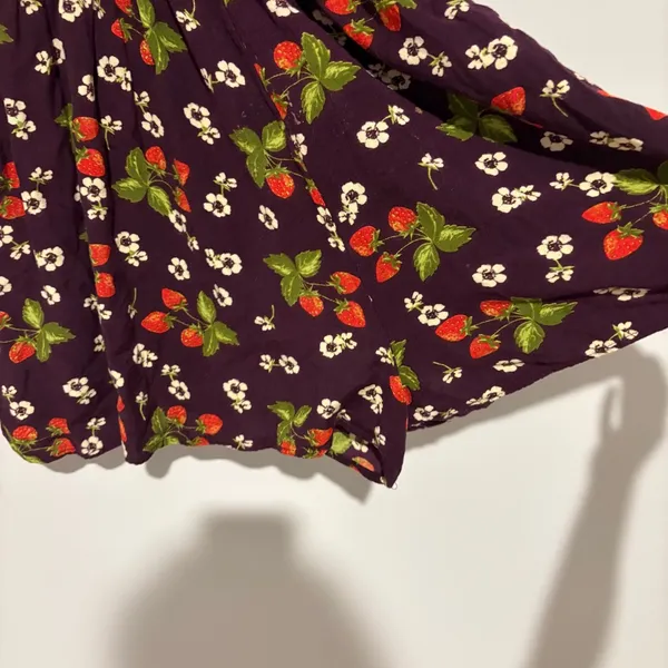 Urban Outfitters Tate Tie Romper Strawberry Maroon Ruffle‎ size medium - Image 5