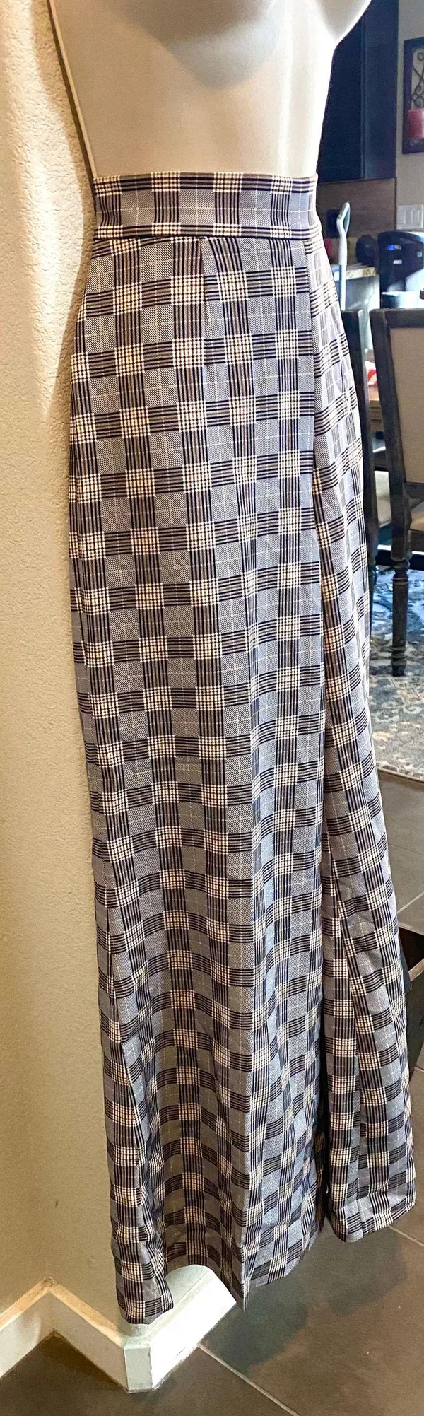 Lena Gabrielle NWT high waisted plaid palazzo pants. Sz 2 - Image 2