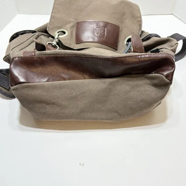 Vintage Cotton Field and Co Leeds UPS Embossed Rucksack Backpack - Image 9