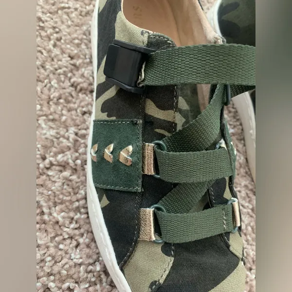 Jack Roger’s camo print slip on sneaker - Image 3