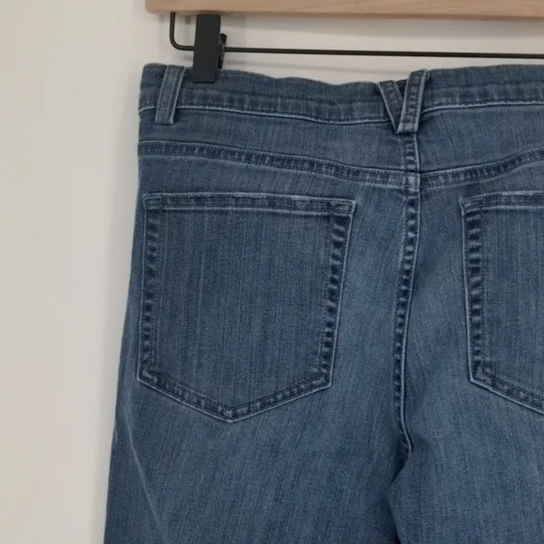 Duluth Trading Women's Medium Wash Bootcut Jean‎ Size 8 - Image 12