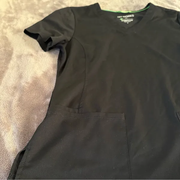 Healing Hands HH Works Black V-Neck 2 Pocket Scrub Top - Image 2