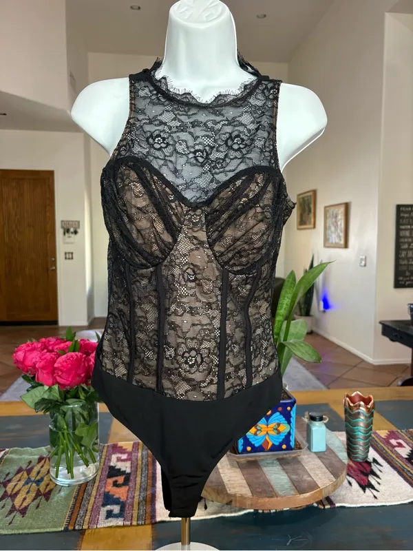 Lulu's Black Lace High-Neck Bodysuit - Image 3