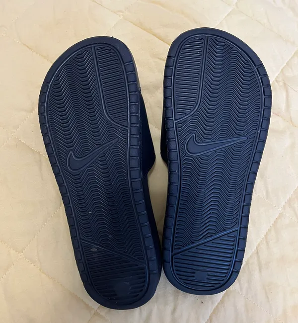 Nike Women’s Slides - Image 2