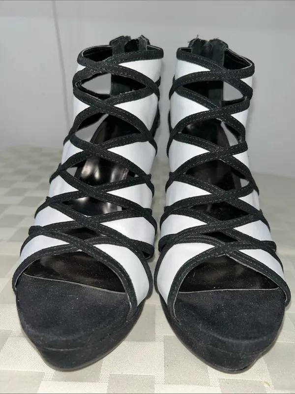 Carlos Santana Black Strappy Suede High Heel Sandals - Image 3
