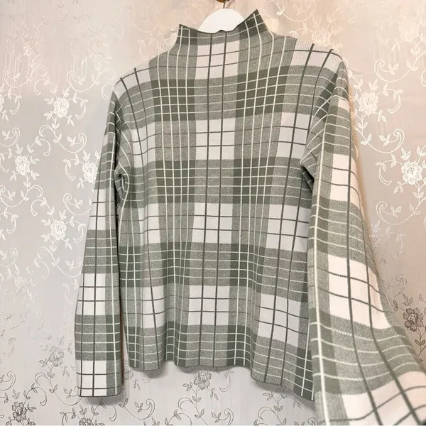 Tahari Mock Neck Sweater Green and White Plaid Medium - Image 2