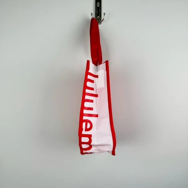 New LULULEMON Red LOGO Reusable Shopping Gym Lunch Bag Small - Image 4