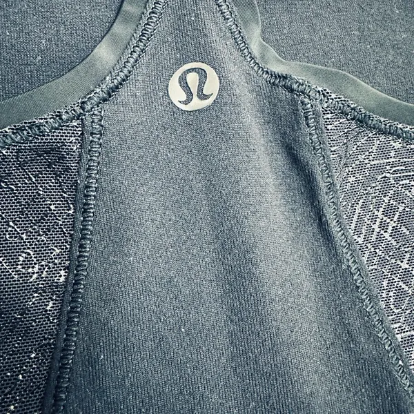 Lululemon Women's Black Racerback Tank Top‎ Sz XS - Image 4
