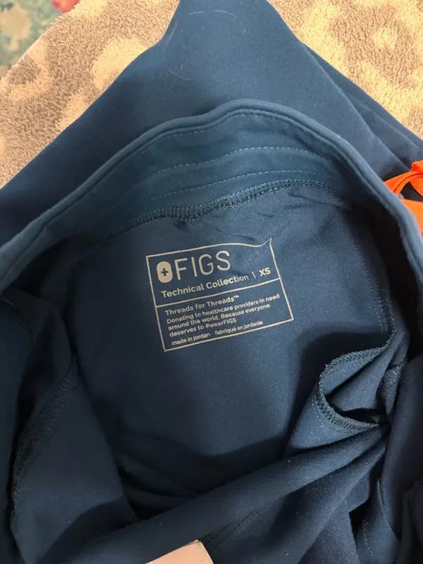 Figs Kade cargo blue scrubs - Image 3