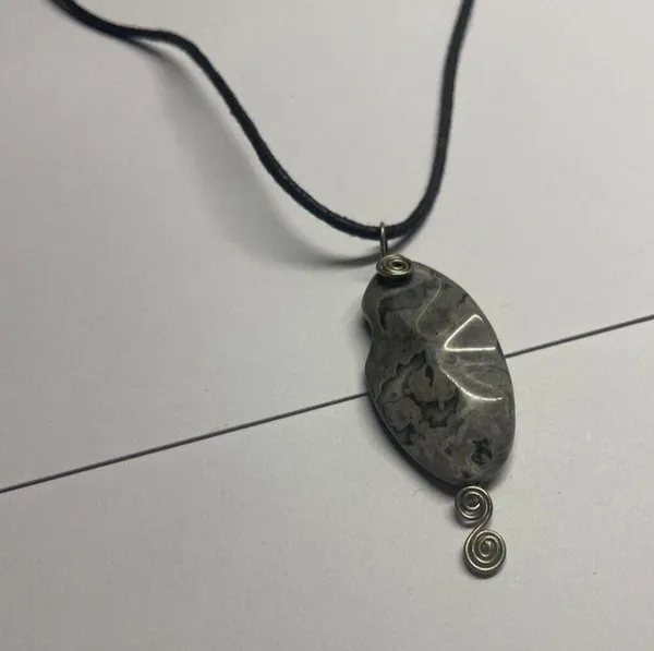 Women’s Grey Natural Stone Pendant / Black Cord Costume Necklace - Image 4