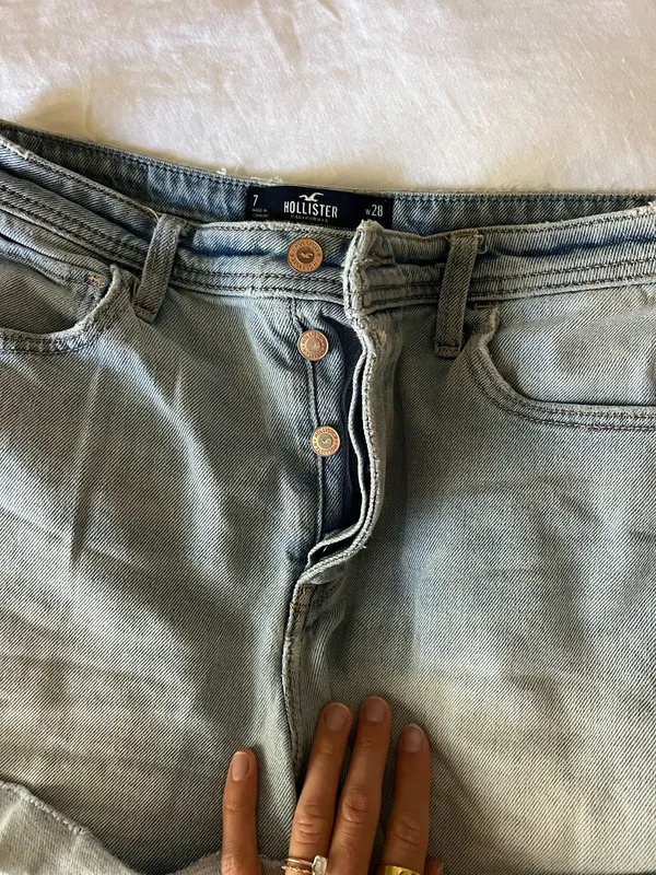 Hollister Curvy High-Rise Shorts Mom - Image 2