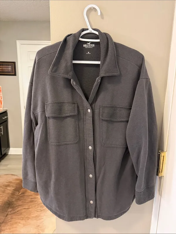 Hollister Oversized Fleece-Lined Shacket - Charcoal Grey - Size Medium - Like Ne - Image 2