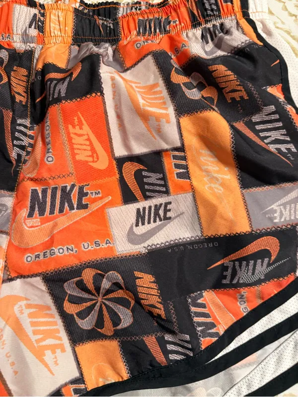 Nike large women’s shorts - Image 2