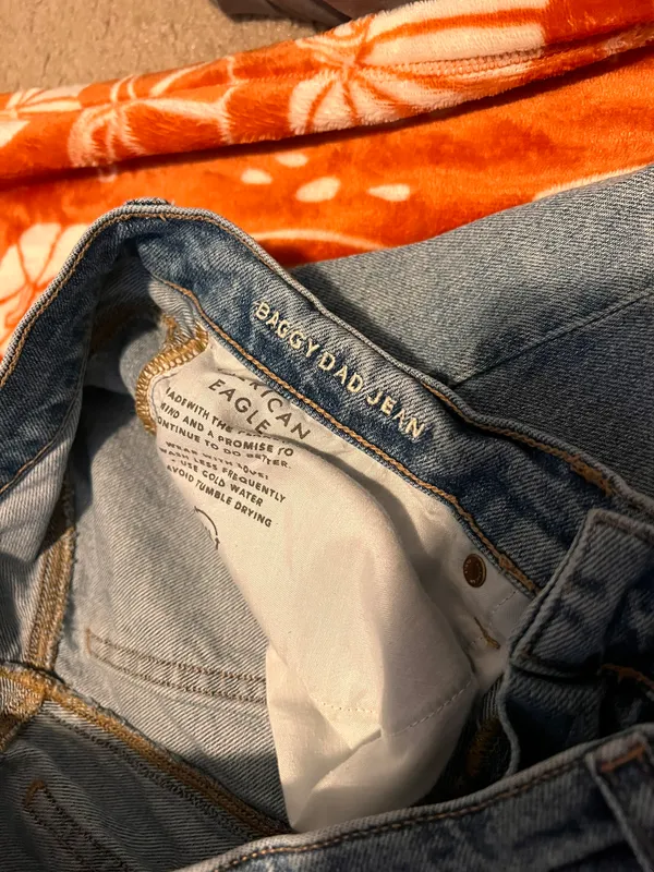 American Eagle outfitters dad fit baggy jeans - Image 10