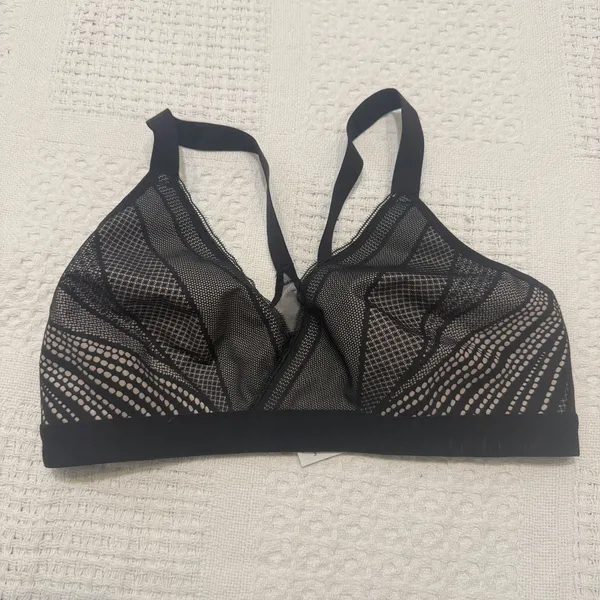 Lululemon 36D Awake to Lace barely beige wireless bra BC 3143 - Image 7