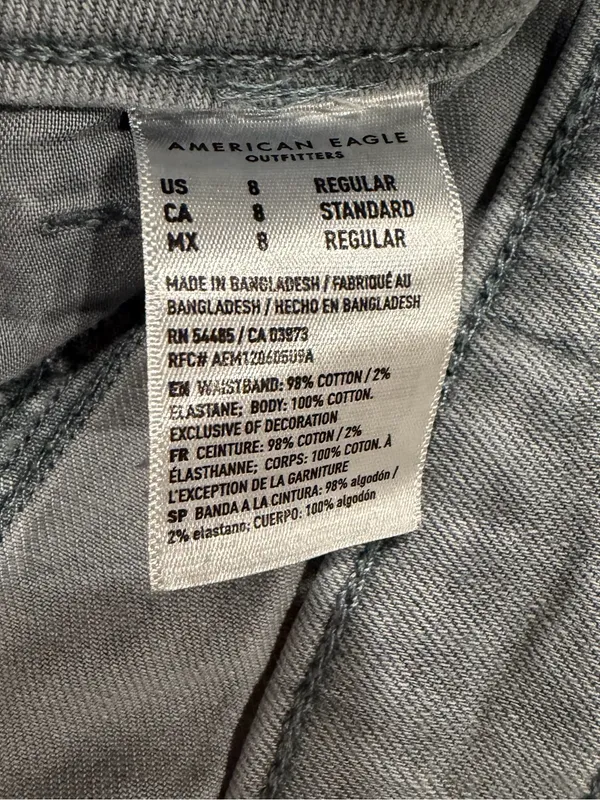American Eagle Women’s Grey Denim Distressed Cut Off High Rise Mom Short Size 8 - Image 5