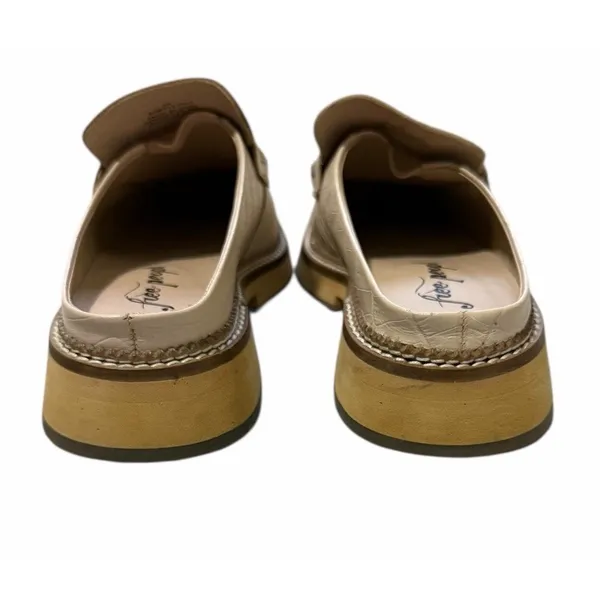 Free‎ People Lilith Loafer Mules Cream Crocodile Print Women's Size 38 - Image 4